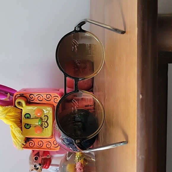 KOMONO Sunglasses - Picture 4 of 4